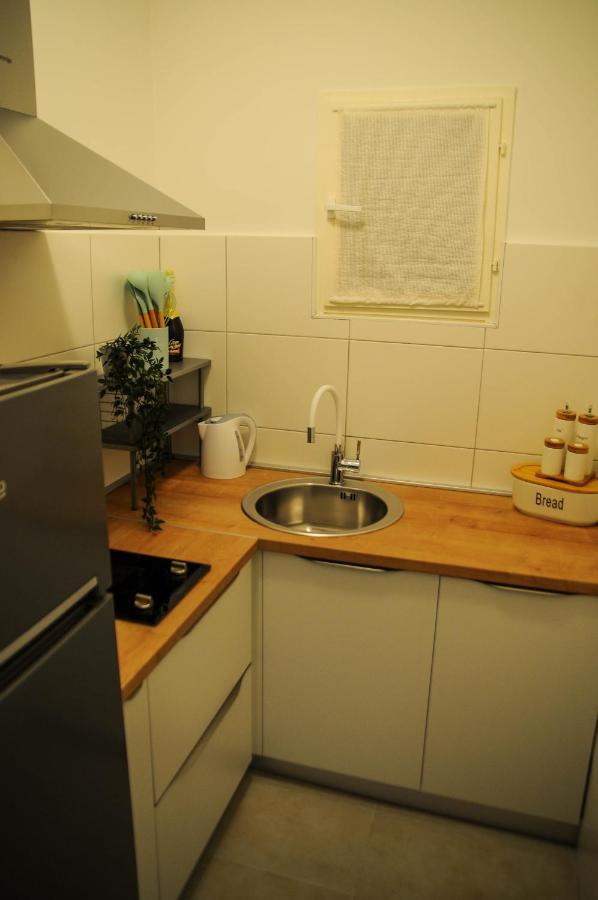 Apartman Gulliver In The Center, 10 Meters From The Sea With Private Parking In Natural Shade Рабац Екстериор снимка
